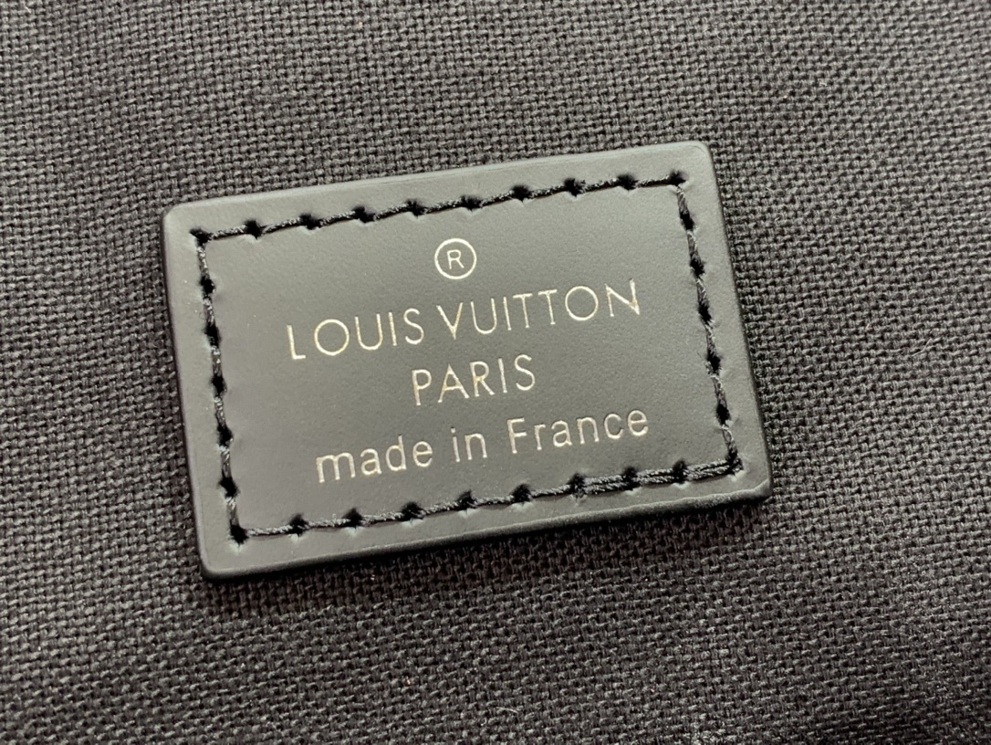 ルイヴィトン リュック 新作 Louis Vuitton クリストファー MM ブラック N41379 ダミエ・グラフィット キャンバス シルバー金具 - 画像 (4)