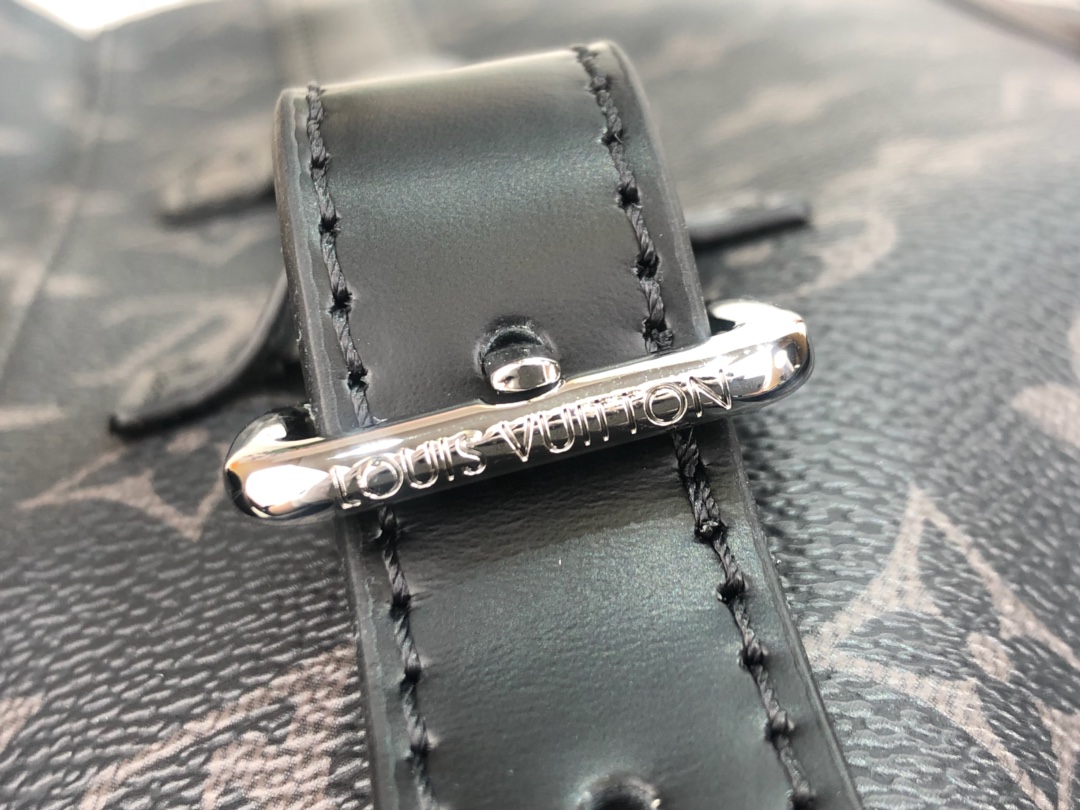 ルイヴィトン リュック 新作 Louis Vuitton クリストファー MM ブラック M55699 モノグラム・エクリプス キャンバス シルバー金具 - 画像 (5)