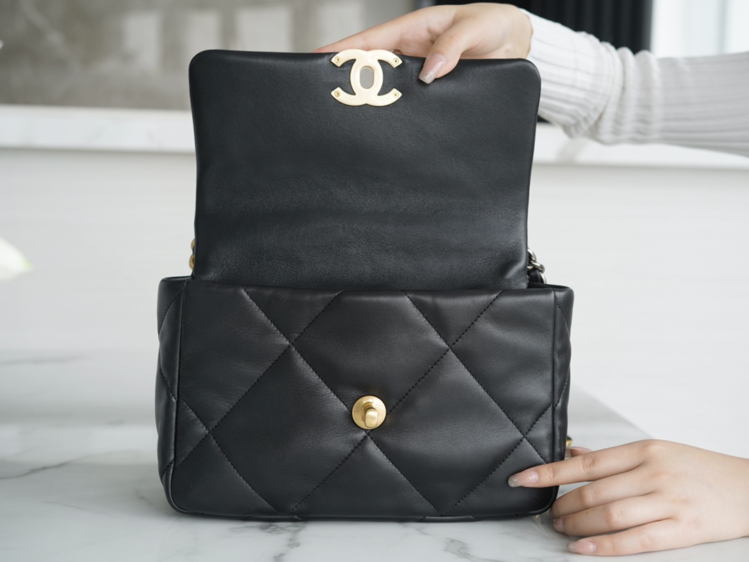 最高級シャネルスーパーコピー シャネルバッグコピー CHANEL 19 ハンドバッグ ブラック AS1160 B04852 94305 ラムスキン ゴールド金具 - 画像 (4)