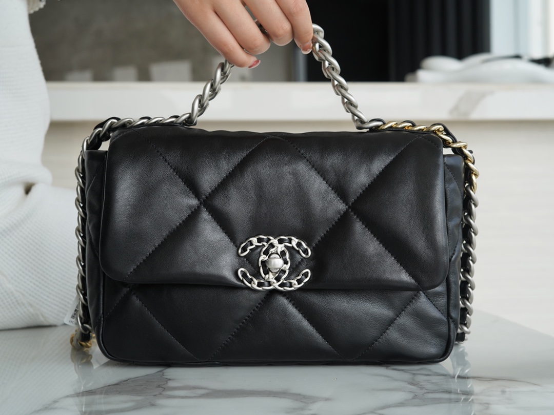 最高級シャネルスーパーコピー シャネルバッグコピー CHANEL 19 ハンドバッグ ブラック AS1160 B04852 94305 ラムスキン シルバー金具 - 画像 (9)