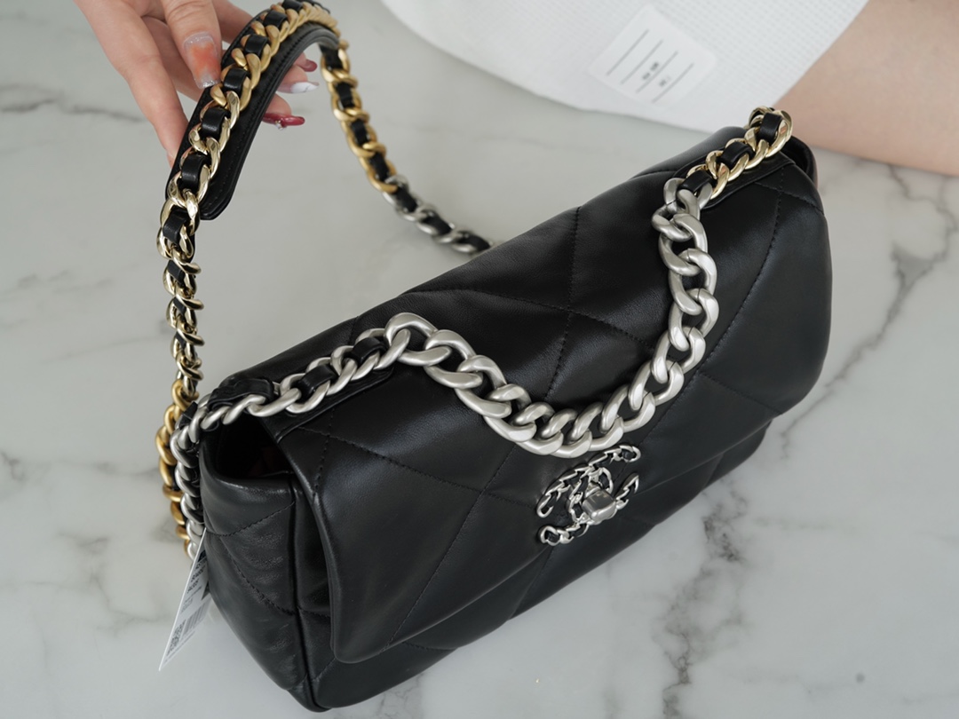 最高級シャネルスーパーコピー シャネルバッグコピー CHANEL 19 ハンドバッグ ブラック AS1160 B04852 94305 ラムスキン シルバー金具 - 画像 (3)