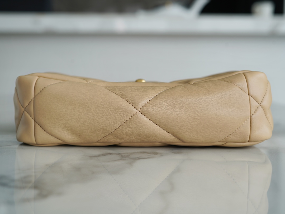 最高級シャネルスーパーコピー シャネルバッグコピー CHANEL 19 ハンドバッグ ベージュ AS1160 B04852 NW781 ラムスキン ゴールド金具 - 画像 (5)