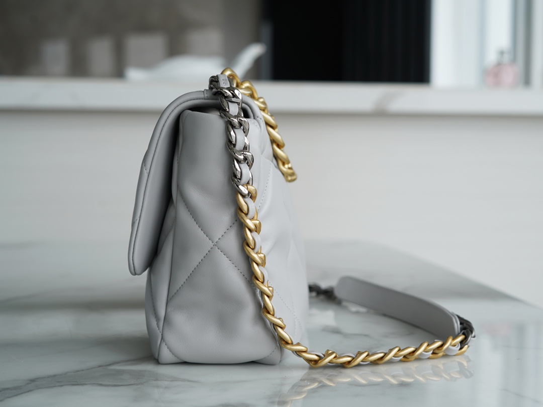 最高級シャネルスーパーコピー シャネルバッグコピー CHANEL 19 ラージ ハンドバッグ グレー AS1161 B14552 NR794 ラムスキン ゴールド金具 - 画像 (8)