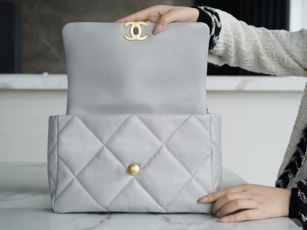 最高級シャネルスーパーコピー シャネルバッグコピー CHANEL 19 ラージ ハンドバッグ グレー AS1161 B14552 NR794 ラムスキン ゴールド金具 - 画像 (5)