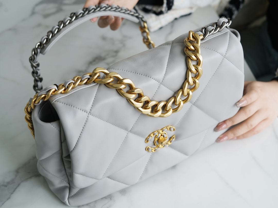 最高級シャネルスーパーコピー シャネルバッグコピー CHANEL 19 ラージ ハンドバッグ グレー AS1161 B14552 NR794 ラムスキン ゴールド金具 - 画像 (3)