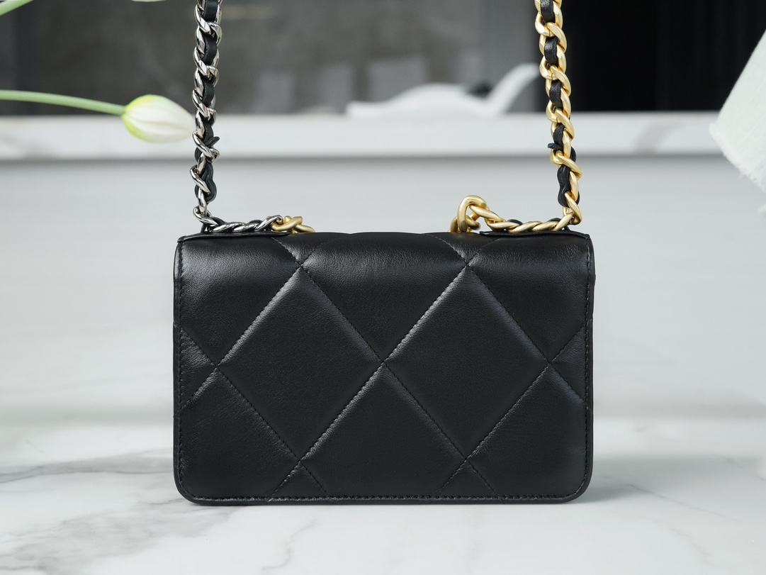 最高級シャネルスーパーコピー シャネルバッグコピー CHANEL 19 チェーンウォレット ブラック AP3267 B04852 94305 ラムスキン ゴールド金具 - 画像 (8)