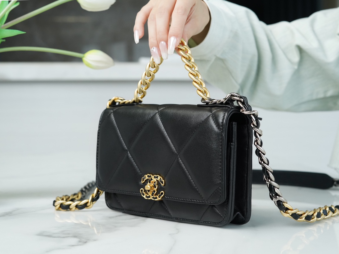 最高級シャネルスーパーコピー シャネルバッグコピー CHANEL 19 チェーンウォレット ブラック AP3267 B04852 94305 ラムスキン ゴールド金具 - 画像 (7)