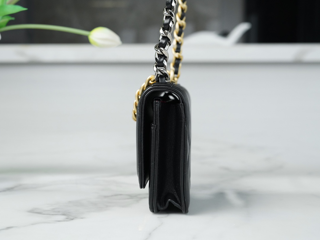 最高級シャネルスーパーコピー シャネルバッグコピー CHANEL 19 チェーンウォレット ブラック AP3267 B04852 94305 ラムスキン ゴールド金具 - 画像 (3)