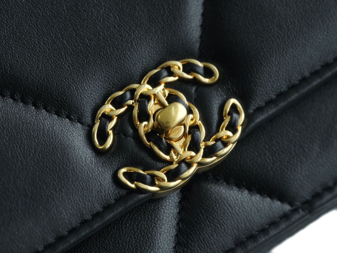 最高級シャネルスーパーコピー シャネルバッグコピー CHANEL 19 チェーンウォレット ブラック AP3267 B04852 94305 ラムスキン ゴールド金具 - 画像 (2)