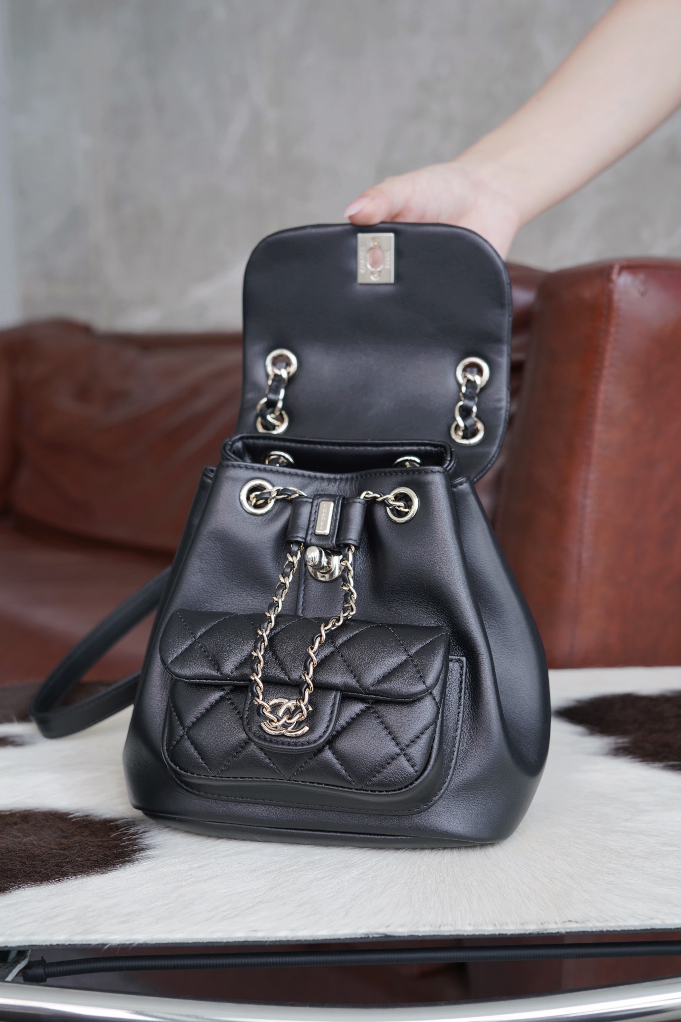 最高級シャネルスーパーコピー シャネルバッグコピー CHANEL リュック マトラッセ ココマーク バックパック ブラック AS2908 B09750 94305 ラムスキン シルバー金具 - 画像 (8)