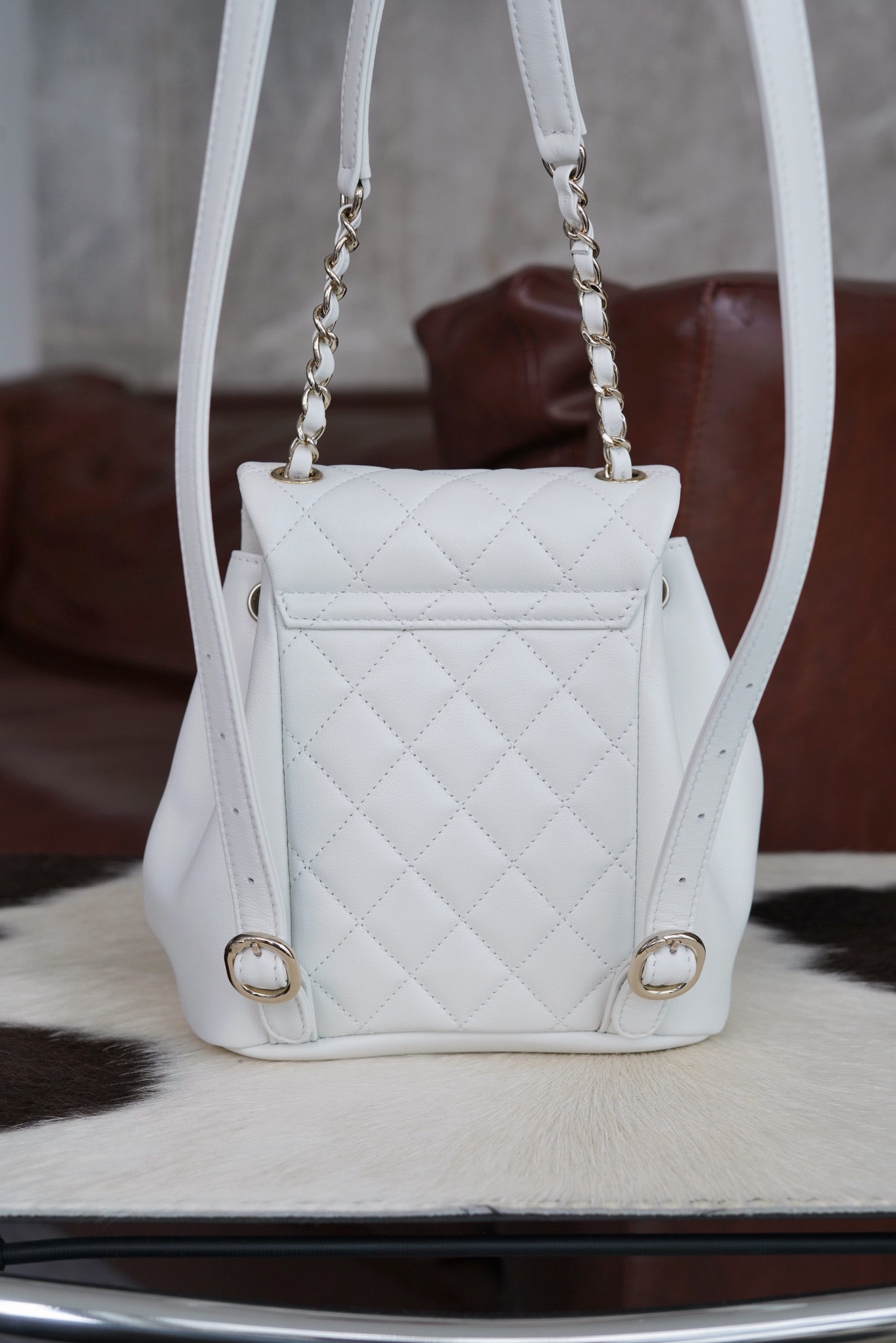 最高級シャネルスーパーコピー シャネルバッグコピー CHANEL リュック マトラッセ ココマーク バックパック ホワイト AS2908 B09750 10601 ラムスキン シルバー金具 - 画像 (4)