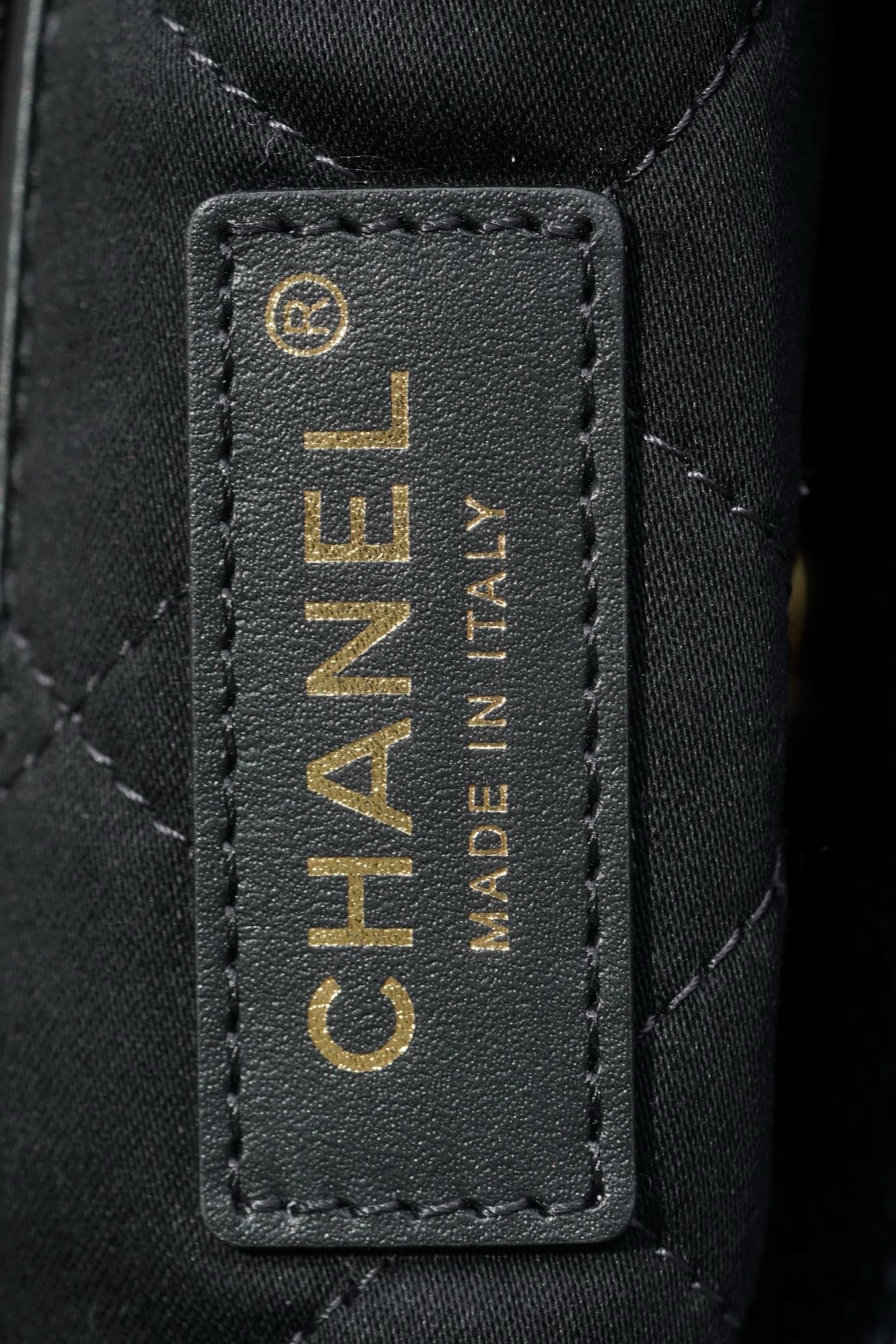 最高級シャネルスーパーコピー シャネルバッグコピー CHANEL 22 スモール ハンドバッグ ブラック AS3260 B17724 94305 キャビアスキン ゴールド金具 - 画像 (2)