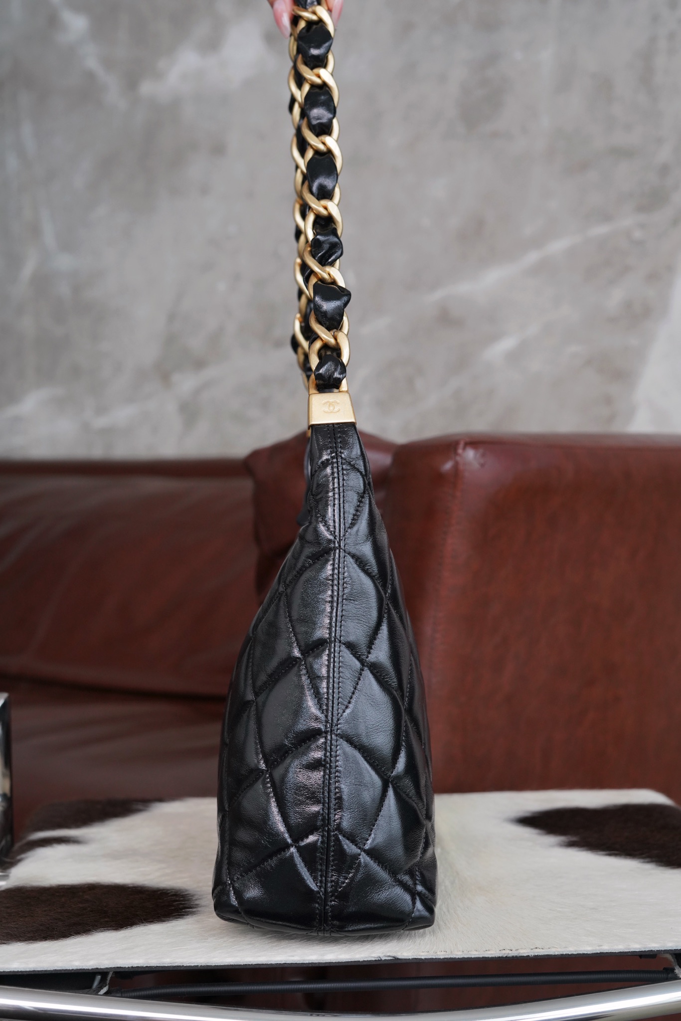 最高級シャネルスーパーコピー シャネルバッグコピー CHANEL ホーボー バッグ ブラック AS4923 B16897 94305 ラムスキン ゴールド金具 - 画像 (4)