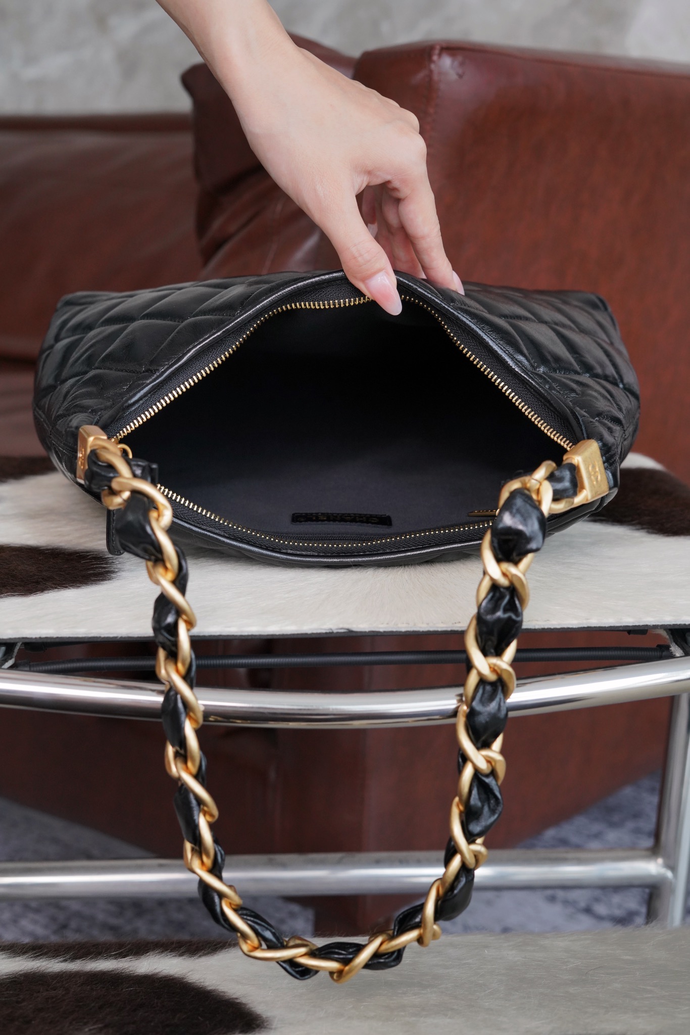 最高級シャネルスーパーコピー シャネルバッグコピー CHANEL ホーボー バッグ ブラック AS4923 B16897 94305 ラムスキン ゴールド金具 - 画像 (2)