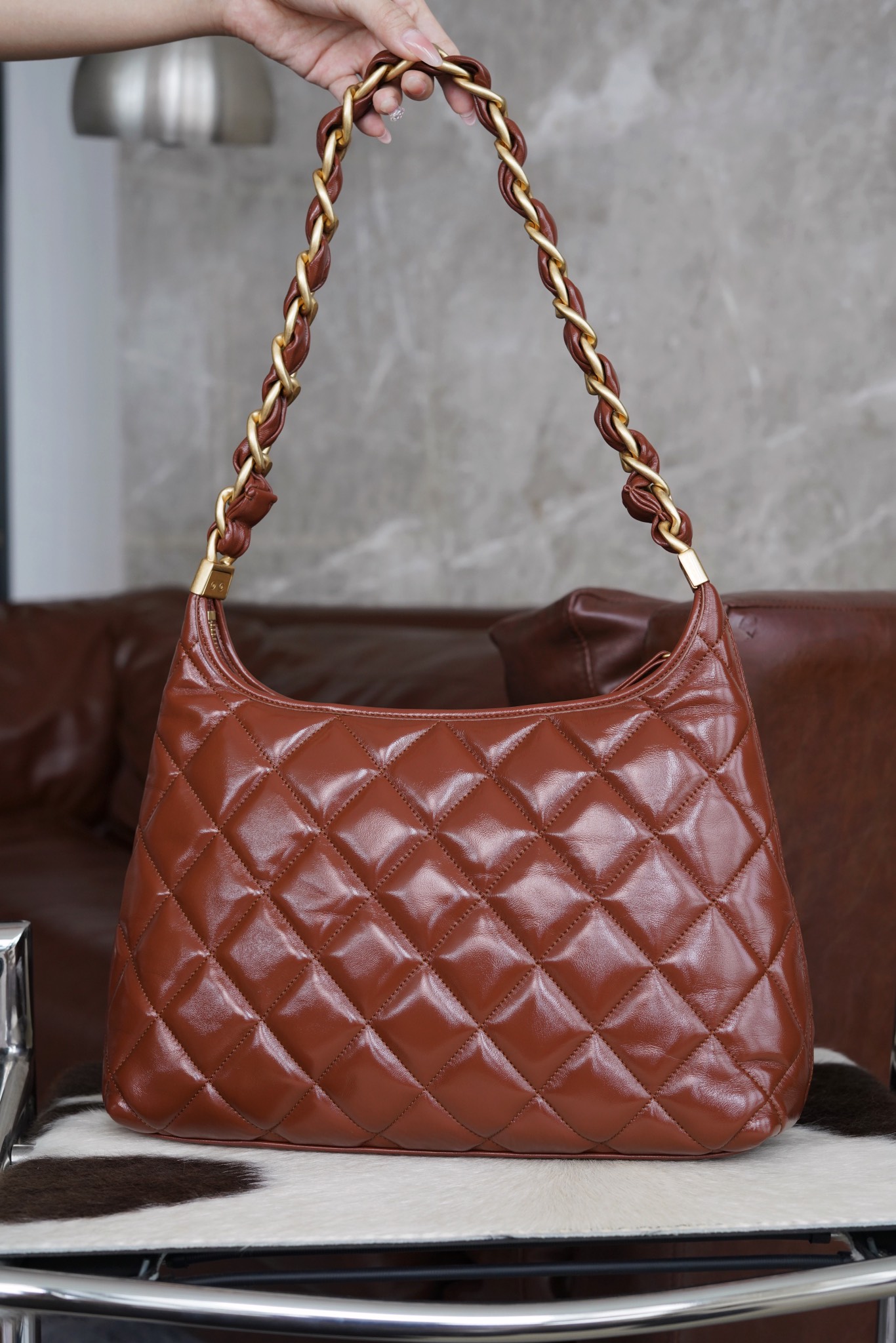 最高級シャネルスーパーコピー シャネルバッグコピー CHANEL ホーボー バッグ ブラウン AS4923 B16897 NY562 ラムスキン ゴールド金具 - 画像 (8)