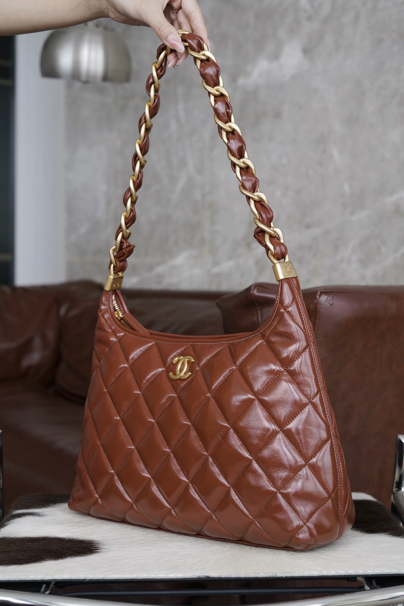 最高級シャネルスーパーコピー シャネルバッグコピー CHANEL ホーボー バッグ ブラウン AS4923 B16897 NY562 ラムスキン ゴールド金具 - 画像 (5)