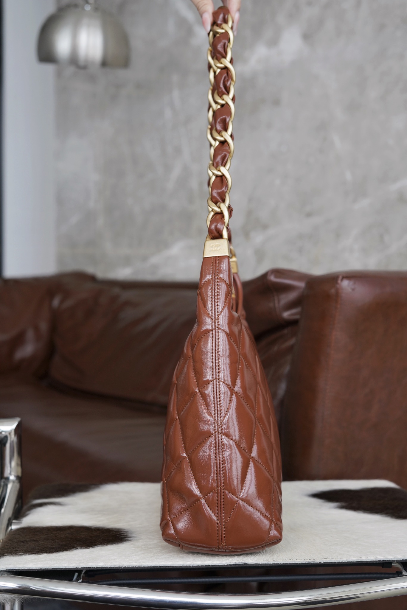最高級シャネルスーパーコピー シャネルバッグコピー CHANEL ホーボー バッグ ブラウン AS4923 B16897 NY562 ラムスキン ゴールド金具 - 画像 (4)