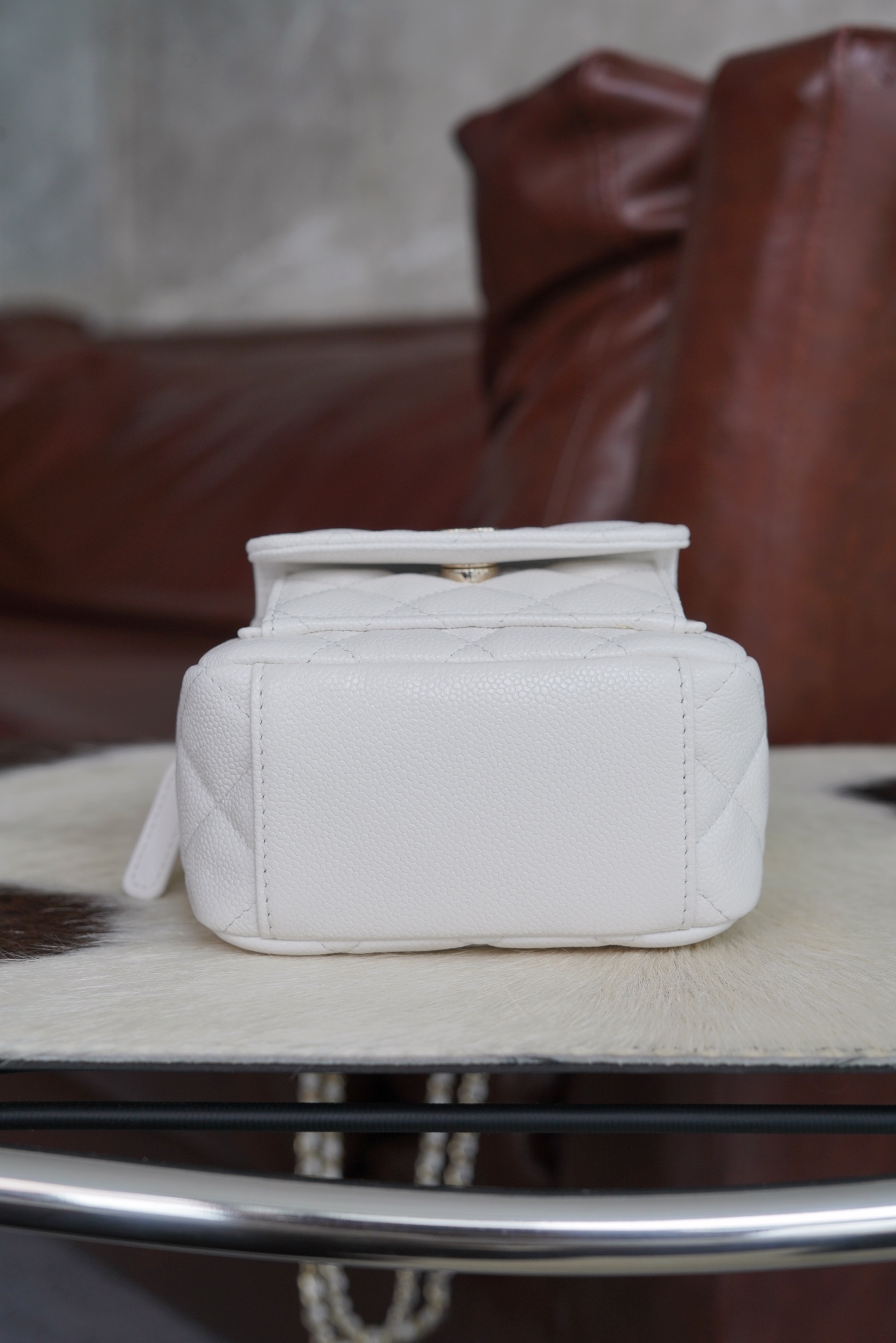 最高級シャネルスーパーコピー シャネルバッグコピー CHANEL ミニバックパック リュック ホワイト AP3753 B10583 10601 キャビアスキン ゴールド金具 - 画像 (5)