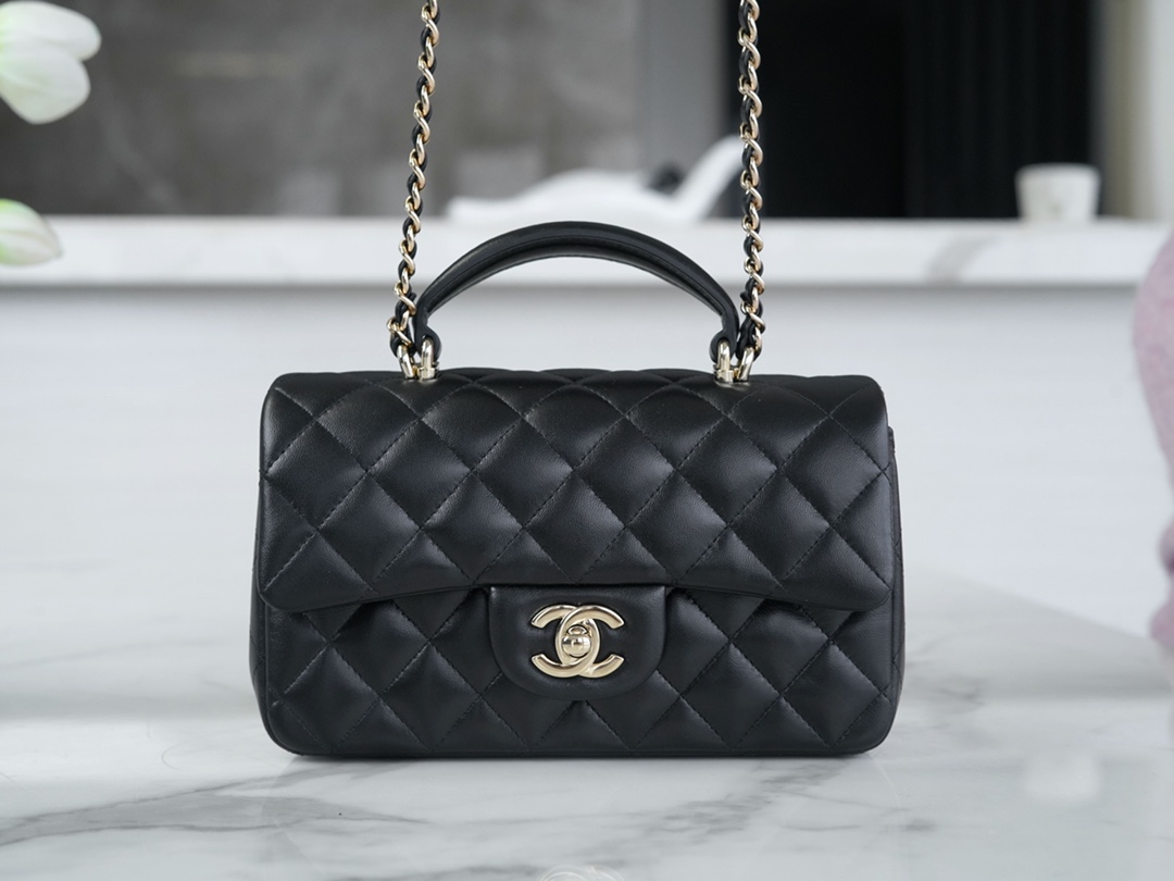 最高級シャネルスーパーコピー シャネルバッグコピー CHANEL トップハンドル ミニ フラップ バッグ ブラック AS2431 B05607 94305 ラムスキン シルバー金具 - 画像 (9)