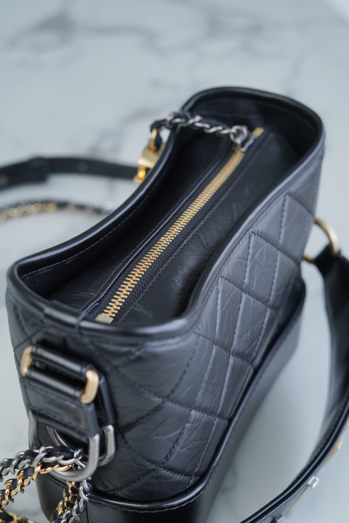 最高級シャネルスーパーコピー シャネルバッグコピー CHANEL ガブリエルドゥ スモール ホーボーバッグ ブラック A91810 B01935 94305 カーフスキン ゴールド金具 - 画像 (6)
