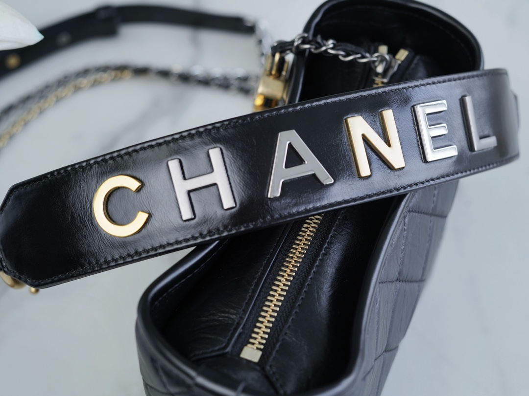 最高級シャネルスーパーコピー シャネルバッグコピー CHANEL ガブリエルドゥ スモール ホーボーバッグ ブラック A91810 B01935 94305 カーフスキン ゴールド金具 - 画像 (5)