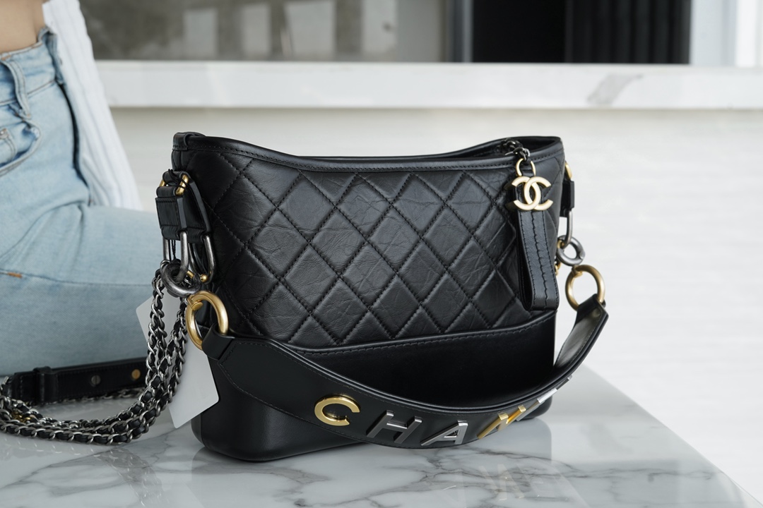 最高級シャネルスーパーコピー シャネルバッグコピー CHANEL ホーボーバッグ ブラック A93824 B01935 94305 カーフスキン ゴールド金具 - 画像 (8)