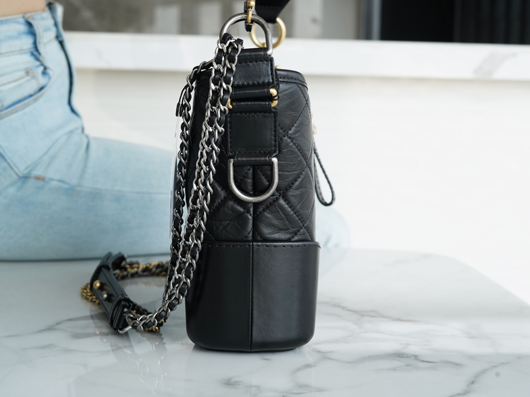 最高級シャネルスーパーコピー シャネルバッグコピー CHANEL ホーボーバッグ ブラック A93824 B01935 94305 カーフスキン ゴールド金具 - 画像 (7)