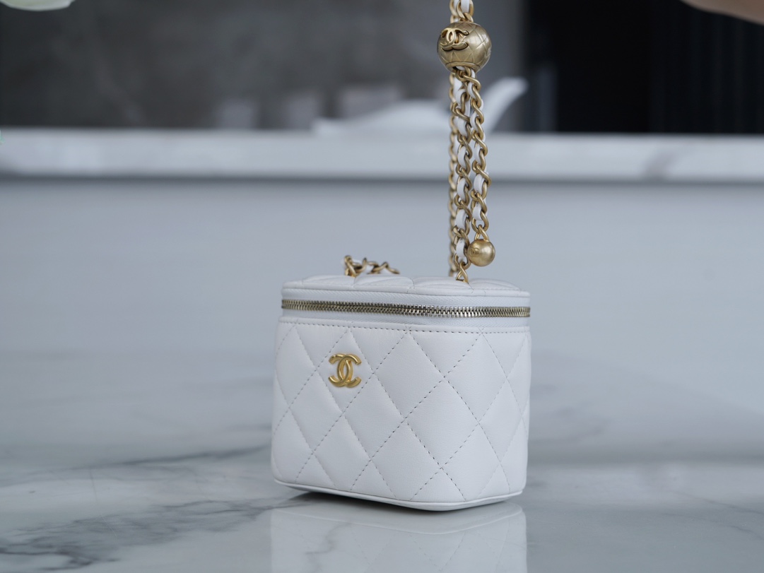 最高級シャネルスーパーコピー シャネルバッグコピー CHANEL チェーンクラッチ ミニバニティ ホワイト AP3230 B10183 10601 ラムスキン ゴールド金具 - 画像 (8)