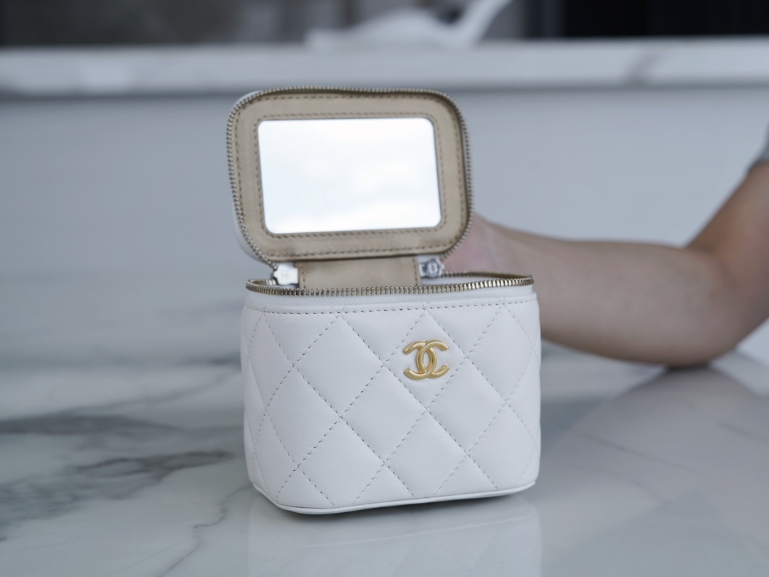 最高級シャネルスーパーコピー シャネルバッグコピー CHANEL チェーンクラッチ ミニバニティ ホワイト AP3230 B10183 10601 ラムスキン ゴールド金具 - 画像 (6)