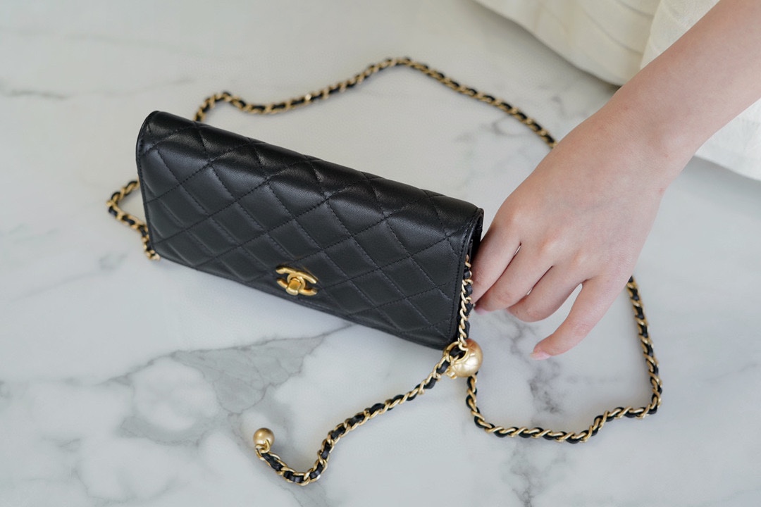 最高級シャネルスーパーコピー シャネルバッグコピー CHANEL ココマーク チェーン ウォレット ブラック AP3230 B10183 94305 ラムスキン ゴールド金具 - 画像 (5)