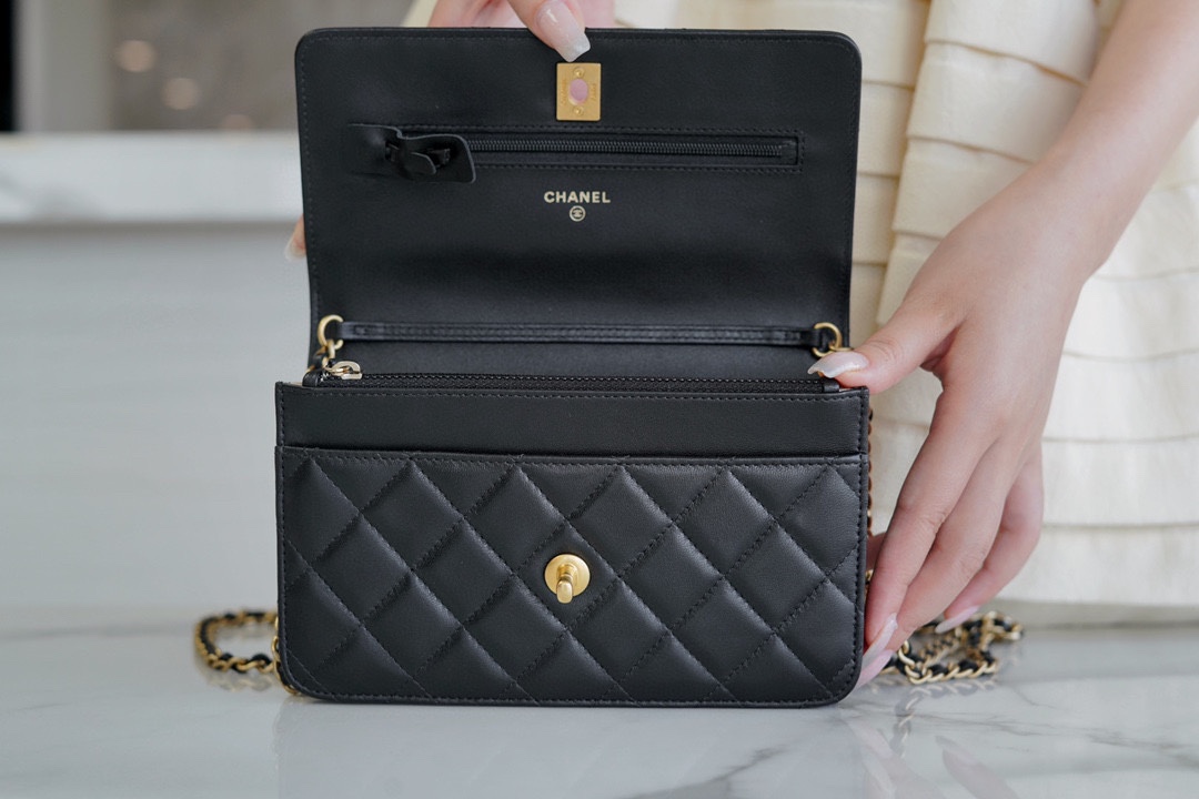 最高級シャネルスーパーコピー シャネルバッグコピー CHANEL ココマーク チェーン ウォレット ブラック AP3230 B10183 94305 ラムスキン ゴールド金具 - 画像 (4)
