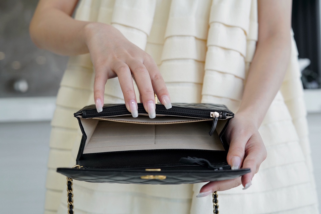 最高級シャネルスーパーコピー シャネルバッグコピー CHANEL ココマーク チェーン ウォレット ブラック AP3230 B10183 94305 ラムスキン ゴールド金具 - 画像 (3)
