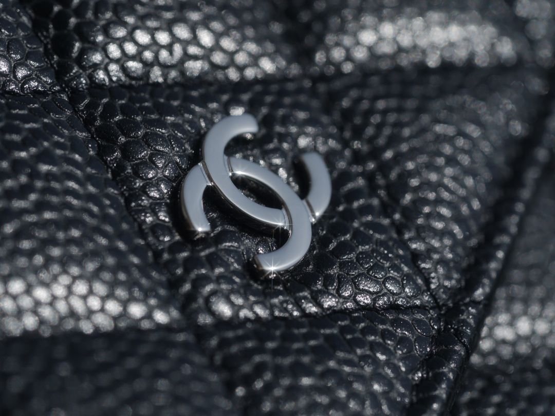 最高級シャネルスーパーコピー シャネルバッグコピー CHANEL WOC マトラッセ チェーンウォレット ブラック A33814 Y01480 C3906 キャビアスキン シルバー金具 - 画像 (2)
