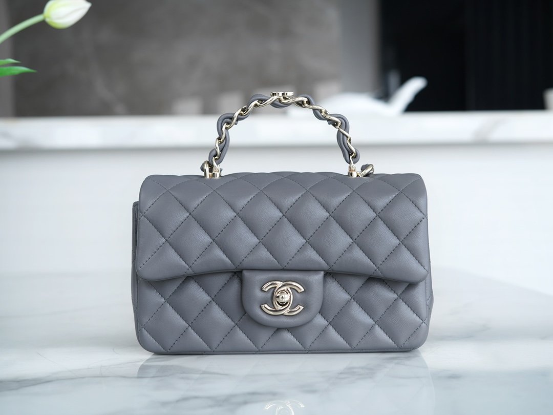 最高級シャネルスーパーコピー シャネルバッグコピー CHANEL マトラッセ トップハンドル ミニ フラップ バッグ グレー AS4141 B13327 NR652 ラムスキン シルバー金具 - 画像 (5)