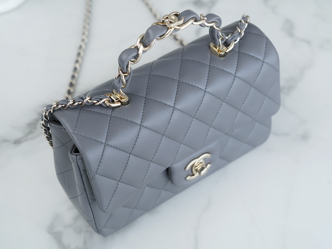 最高級シャネルスーパーコピー シャネルバッグコピー CHANEL マトラッセ トップハンドル ミニ フラップ バッグ グレー AS4141 B13327 NR652 ラムスキン シルバー金具 - 画像 (4)