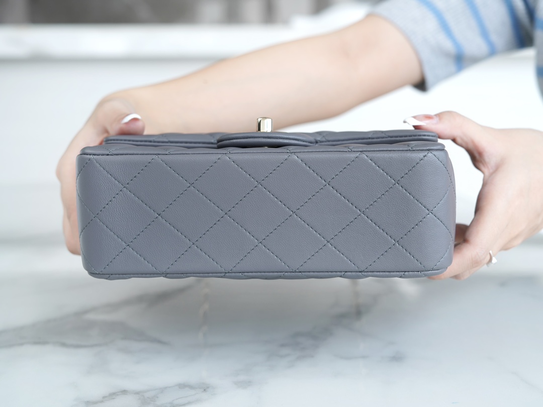 最高級シャネルスーパーコピー シャネルバッグコピー CHANEL マトラッセ トップハンドル ミニ フラップ バッグ グレー AS4141 B13327 NR652 ラムスキン シルバー金具 - 画像 (3)
