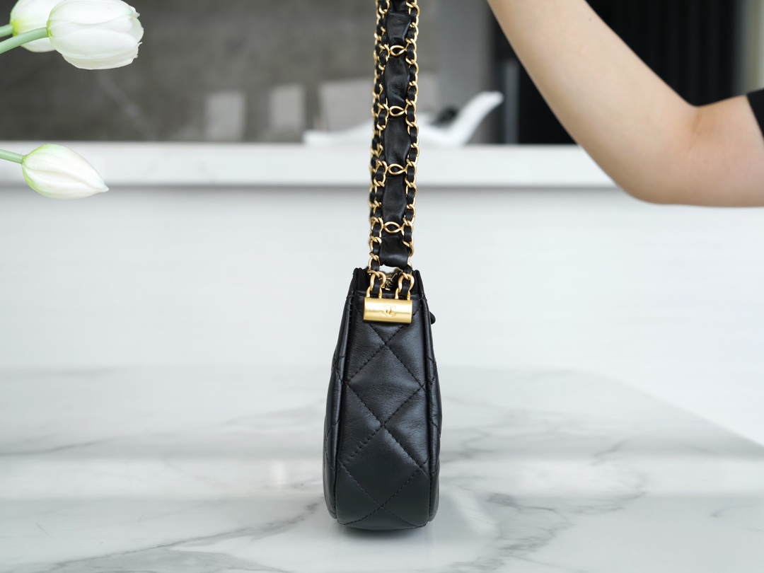 最高級シャネルスーパーコピー シャネルバッグコピー CHANEL マトラッセ ホーボーバッグ ブラック AP3647 B14306 94305 ラムスキン ゴールド金具 - 画像 (8)