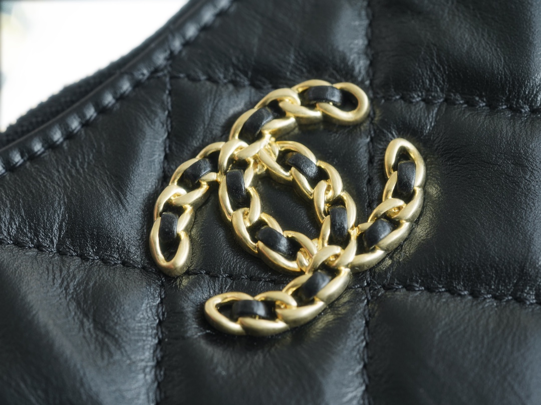最高級シャネルスーパーコピー シャネルバッグコピー CHANEL マトラッセ ホーボーバッグ ブラック AP3647 B14306 94305 ラムスキン ゴールド金具 - 画像 (3)