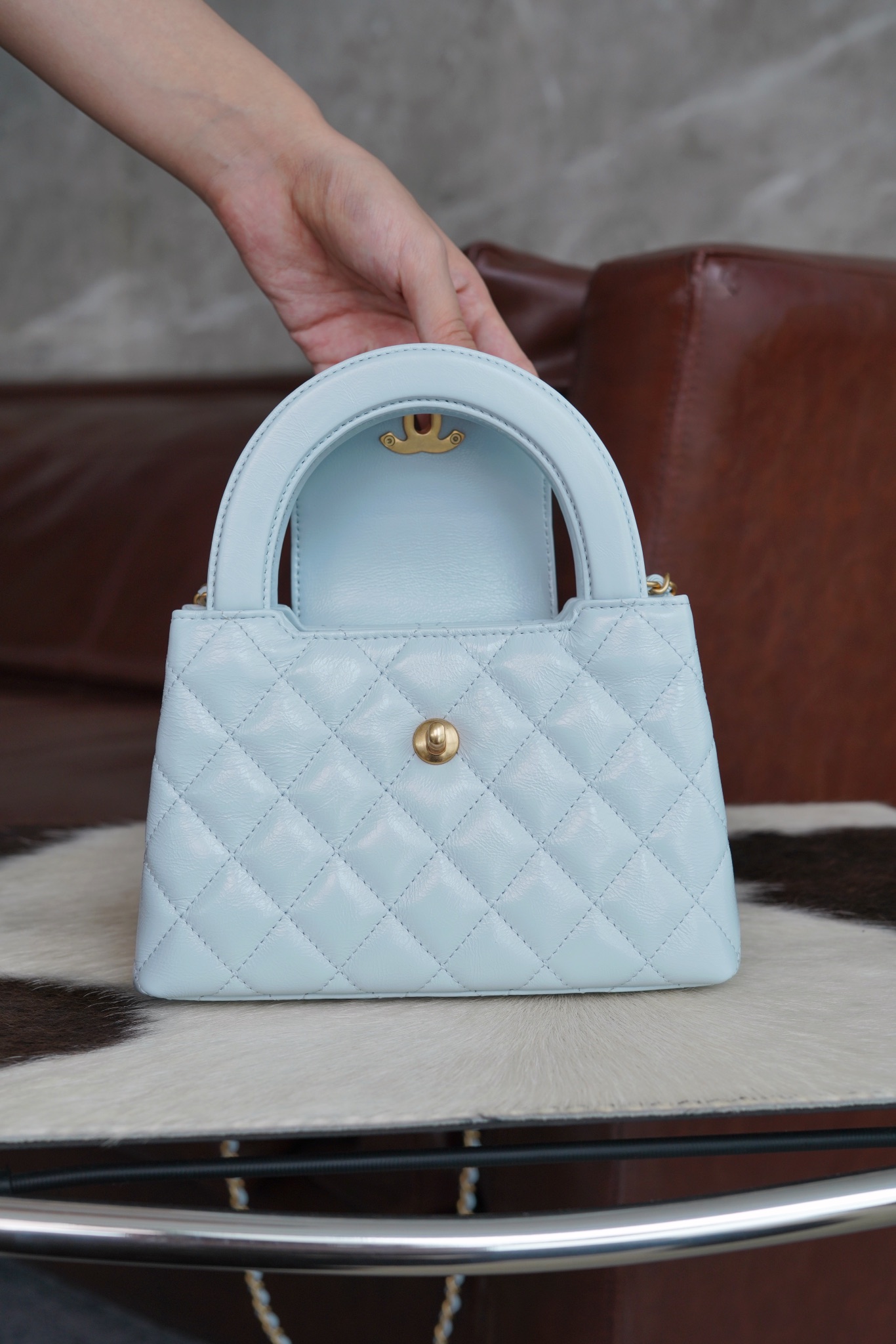 最高級シャネルスーパーコピー シャネルバッグコピー CHANEL ミニ ショッピング バッグ ライトブルー AS4416 B14296 N0195 カーフスキン ゴールド金具 - 画像 (4)