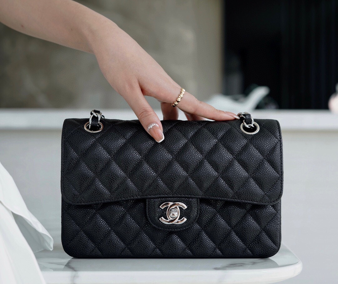 最高級シャネルスーパーコピー シャネルバッグコピー CHANEL クラシック スモール ハンドバッグ ブラック A01113 Y01864 C3906 キャビアスキン シルバー金具 - 画像 (9)