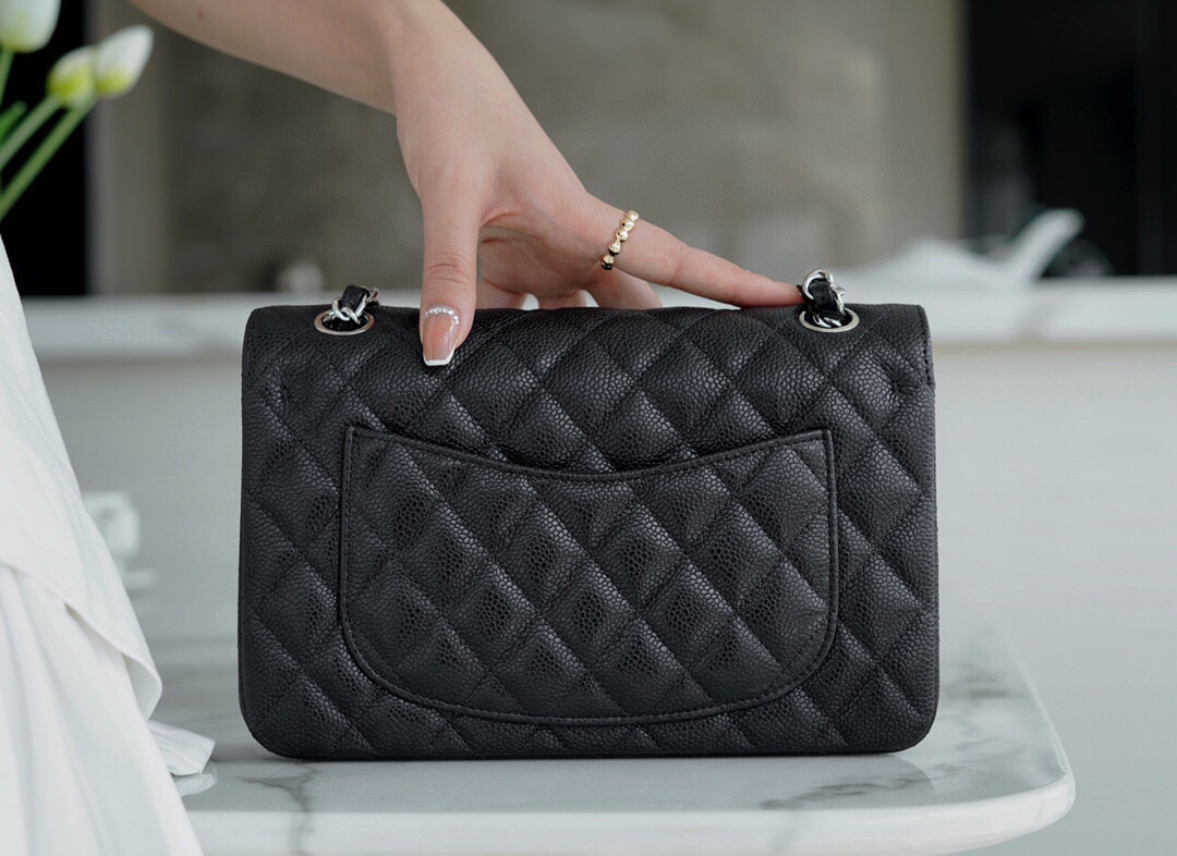 最高級シャネルスーパーコピー シャネルバッグコピー CHANEL クラシック スモール ハンドバッグ ブラック A01113 Y01864 C3906 キャビアスキン シルバー金具 - 画像 (7)