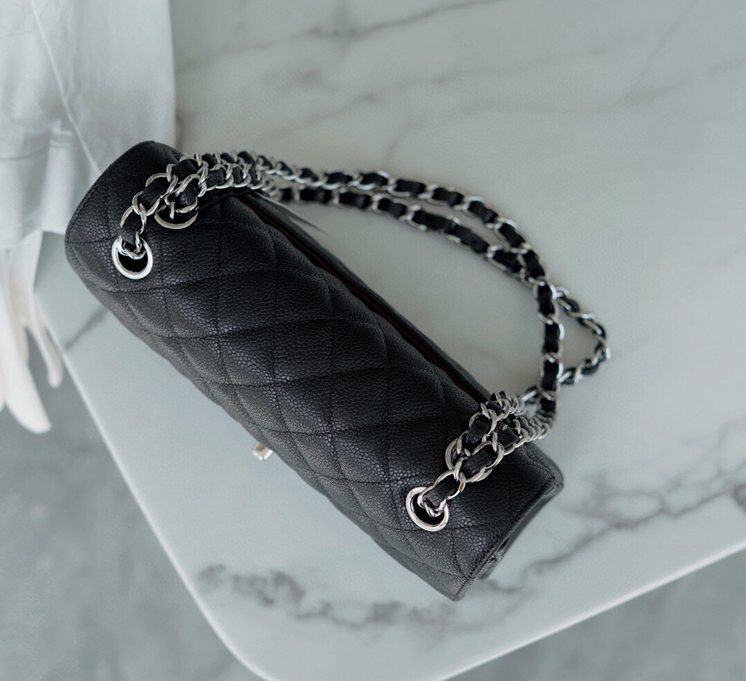最高級シャネルスーパーコピー シャネルバッグコピー CHANEL クラシック スモール ハンドバッグ ブラック A01113 Y01864 C3906 キャビアスキン シルバー金具 - 画像 (3)
