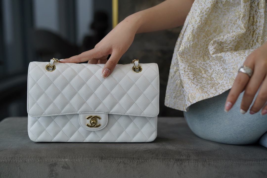 最高級シャネルスーパーコピー シャネルバッグコピー CHANEL 11.12 クラシック ハンドバッグ ホワイト A01112 B10583 10601 キャビアスキン ゴールド金具 - 画像 (9)
