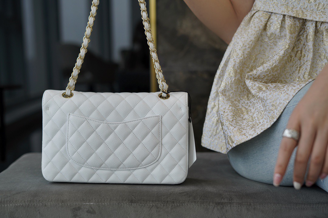 最高級シャネルスーパーコピー シャネルバッグコピー CHANEL 11.12 クラシック ハンドバッグ ホワイト A01112 B10583 10601 キャビアスキン ゴールド金具 - 画像 (8)