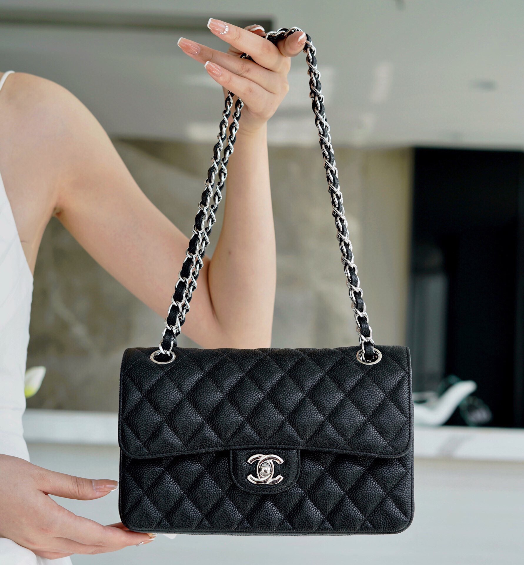 最高級シャネルスーパーコピー シャネルバッグコピー CHANEL 11.12 クラシック ハンドバッグ ブラック A01112 Y01295 94305 キャビアスキン シルバー金具 - 画像 (2)