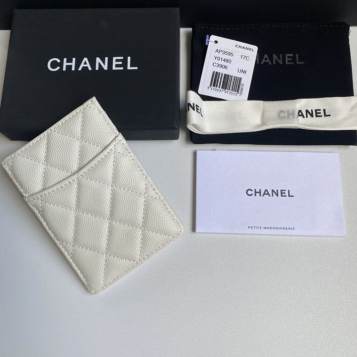 最高級シャネルスーパーコピー シャネルカードケースコピー クラシックカード ホルダー ホワイト AP3595 B10583 10601 キャビアスキン ゴールド金具 - 画像 (7)