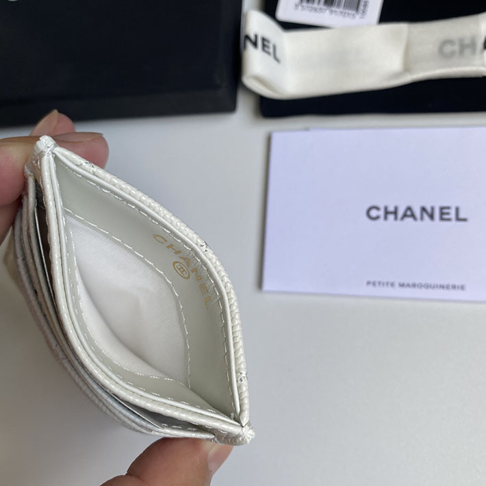 最高級シャネルスーパーコピー シャネルカードケースコピー クラシックカード ホルダー ホワイト AP3595 B10583 10601 キャビアスキン ゴールド金具 - 画像 (4)