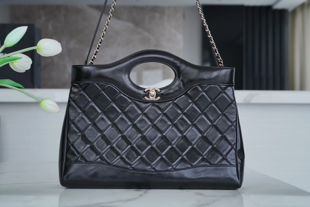 最高級シャネルスーパーコピー シャネルバッグコピー CHANEL 24S 31BAG ショッピング バッグ ブラック AS4854 B16220 94305 カーフスキン シルバー金具 - 画像 (9)