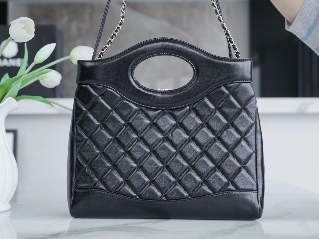 最高級シャネルスーパーコピー シャネルバッグコピー CHANEL 24S 31BAG ショッピング バッグ ブラック AS4133 B16220 94305 カーフスキン シルバー金具 - 画像 (9)