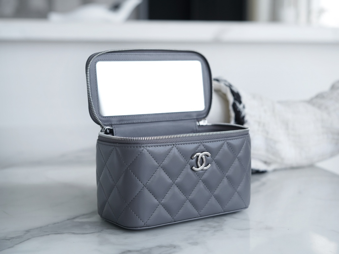 最高級シャネルスーパーコピー シャネルバッグコピー CHANEL マトラッセ ヴァニティ ケース グレー AP3044 B09209 NR652 ラムスキン シルバー金具 - 画像 (6)